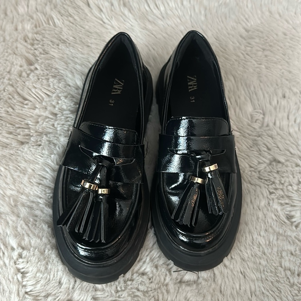 Zara girls patent leather loafer